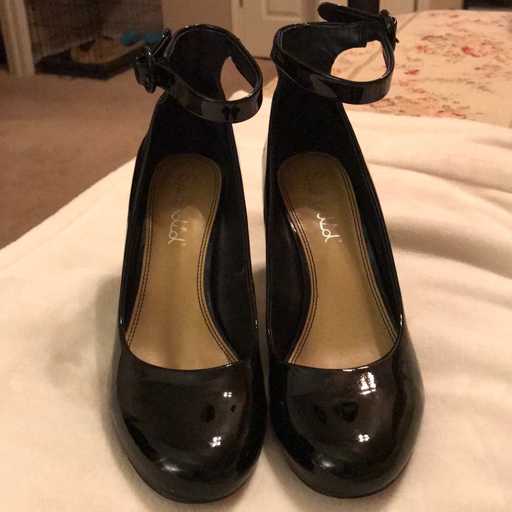 Splendid Patent Leather Pumps